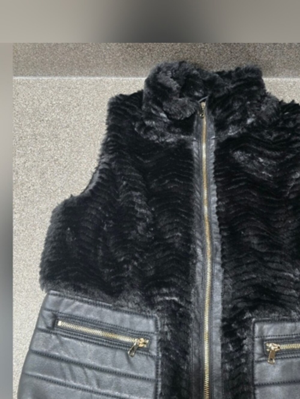 Ci Sono Black Faux Fur Vest with Quilted Trim and Gold Label - Picture 4 of 4